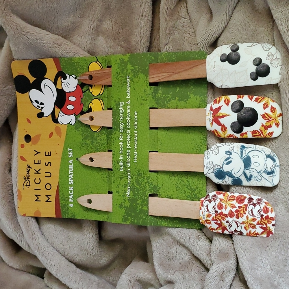 Disney Fall Mickey Mouse Kitchen Towel Set with Set of 4 Spatulas - Picture 2 of 5